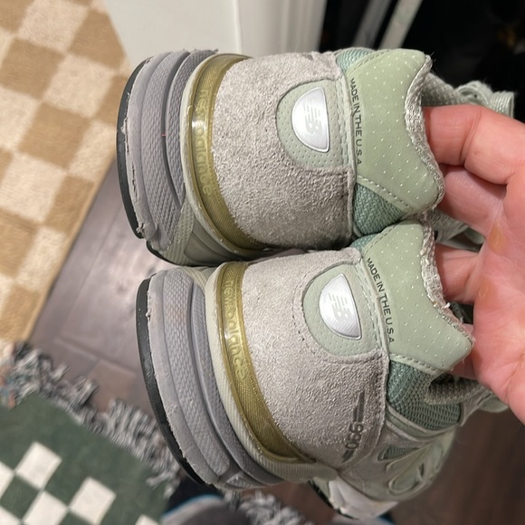 New Balance 990v4 - Picture 4 of 5